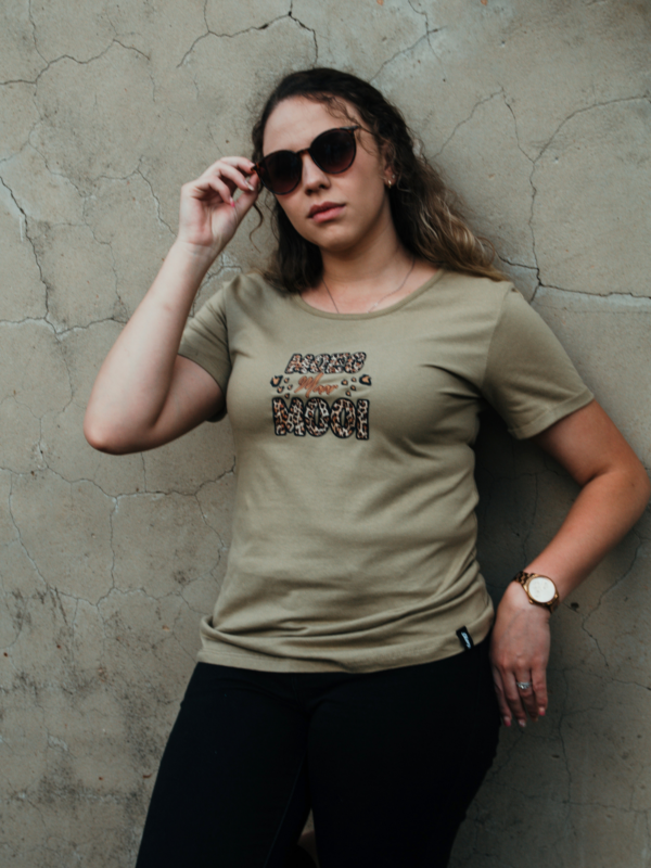 "MOEG MAAR MOOI" Ladies T-shirt – Khaki