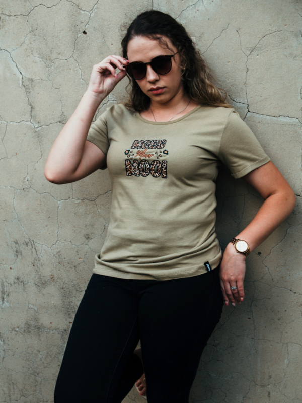 "MOEG MAAR MOOI" Ladies T-shirt – Khaki